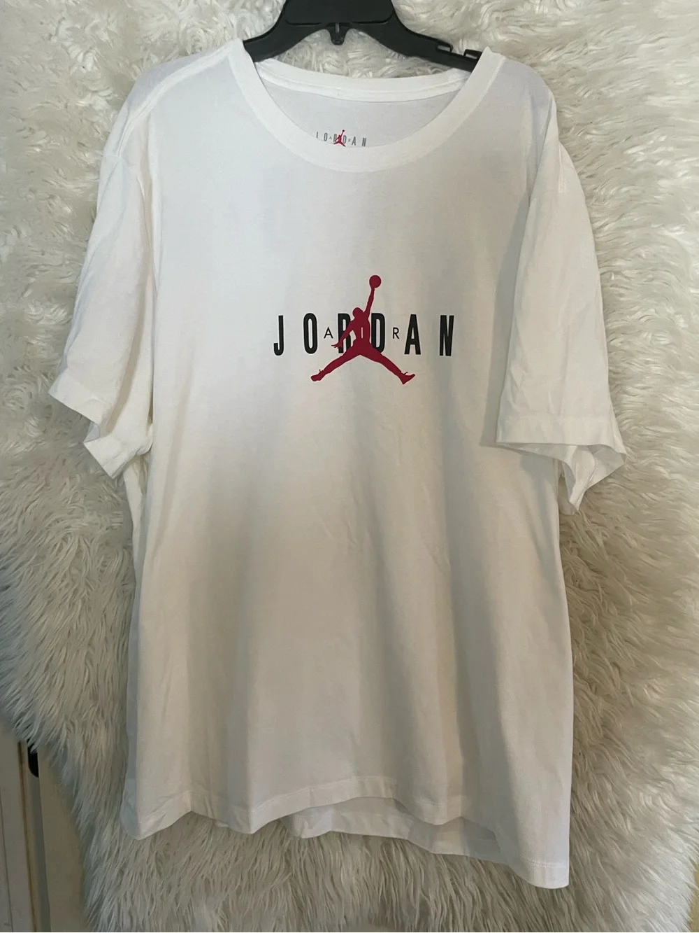 Jordan Air NWT Stretched Jumpman Logo Mens Short Sleeve White T-Shirt. Size 3XL